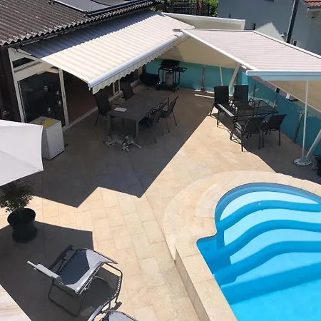 Chez Gina * Moutier
